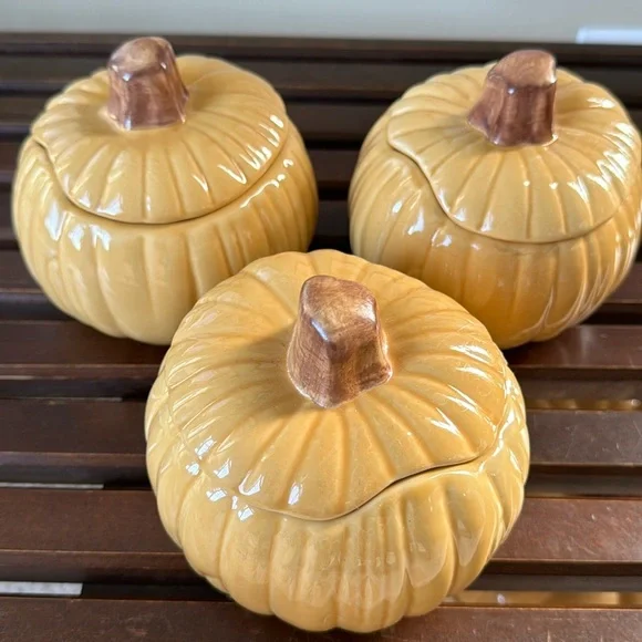3 Williams Sonoma‎ Ceramic Pumpkin Bowls Jars with Lids Autumn Fall Decorations
