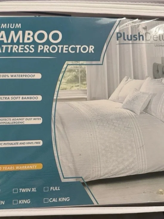Plush Deluxe Queen Premium Bamboo Waterproof Mattress Protector
