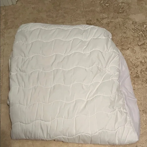 Mattress Cover - white quilted
