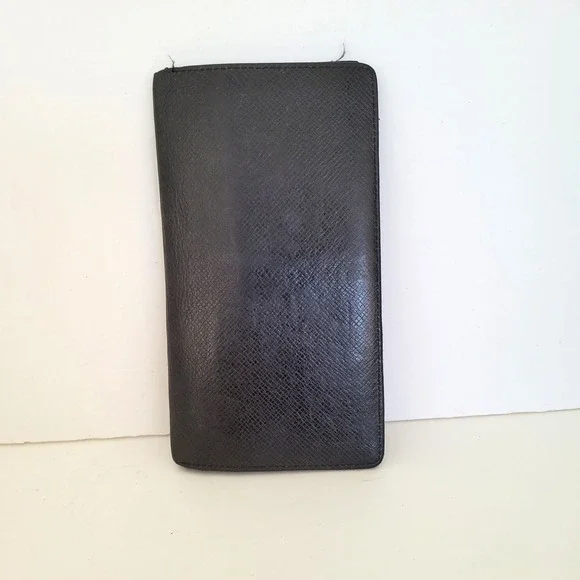 Louis Vuitton Taiga Porte-Valeurs Cartes Credit Long Wallet Black TA0162