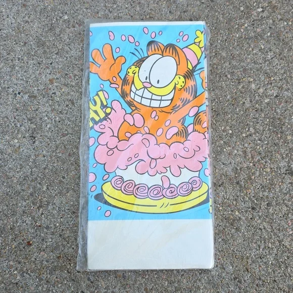 New Vintage Garfield Hallmark Party Express Happy Birthday Table Cover 54 X 89