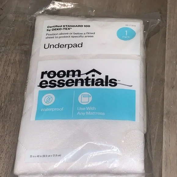 Room Essential Underpad. Certified Standard 100 by Oeko-Tex.