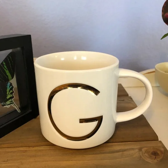 Williams Sonoma Gold Monogram G mug