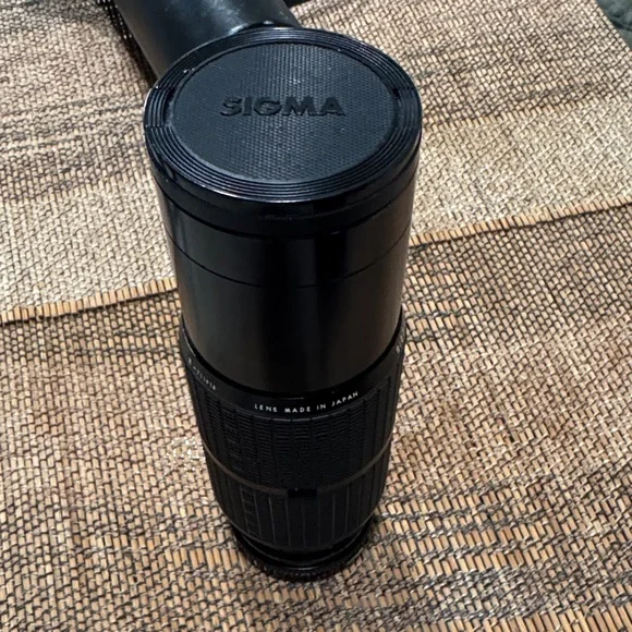 Sigma Beauty Sleek Black Camera Lens