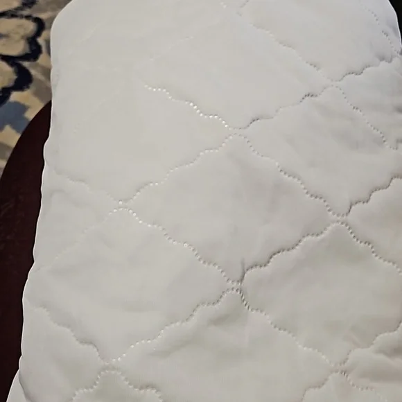 Mainstay quilted twin mattress cover