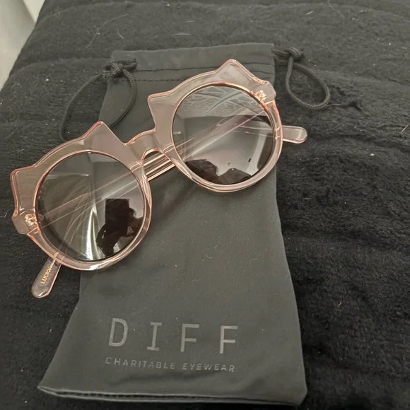 DIFF Eyewear Lucky Cat Kids Sunglasses Rose Crystal Grey Gradient Lense