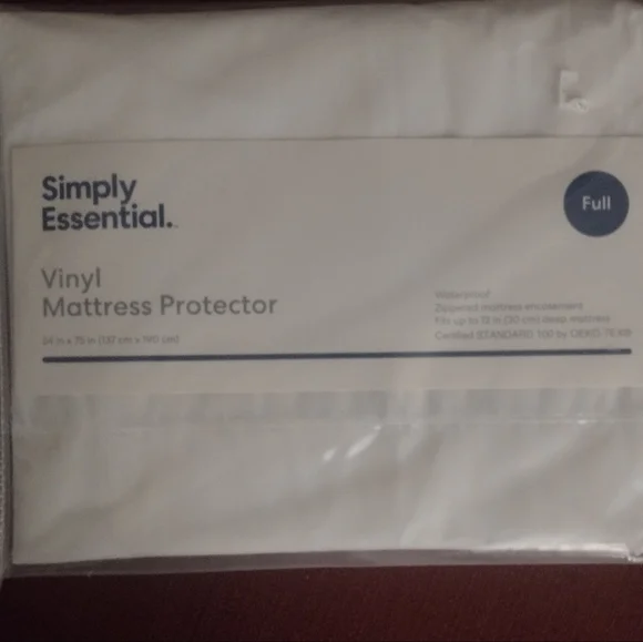 Nwt mattress protector