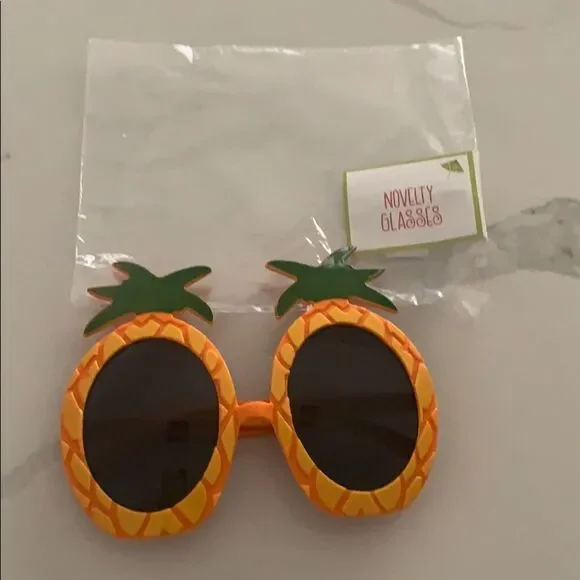 💕1 hr sale 💕Pineapple sunglasses 🕶 🍍
