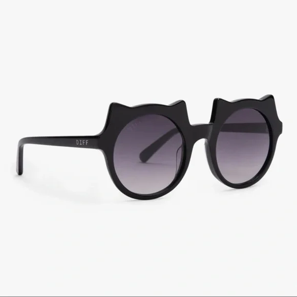 DIFF Lucky Cat Sunglasses Black Frame Grey Gradient Lens NIB