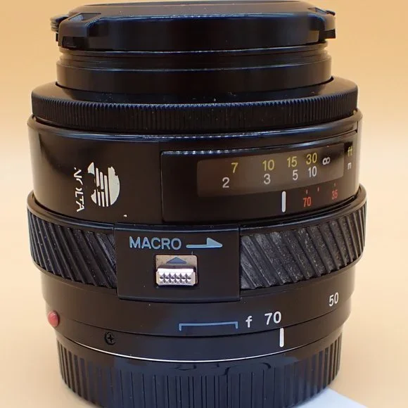 MINOLTA Maxxum Zoom 35 / 70mm 1: 4(22) Camera Lens.