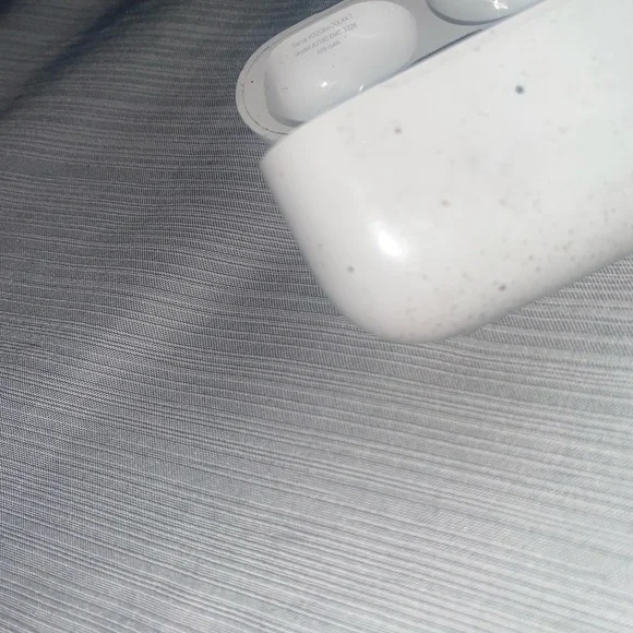 Apple AirPods Pro case