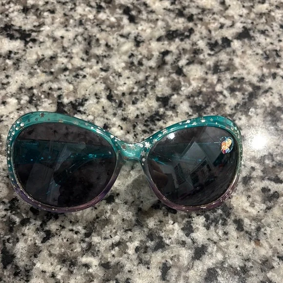 Frozen Sunglasses GUC