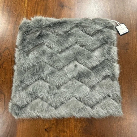 New! Williams Sonoma Home Faux Fur Chevron Pillow Cover 18x18