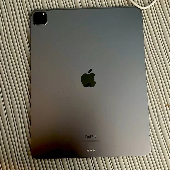 I am currently selling a iPad for the price of $2,200 and the color is gray