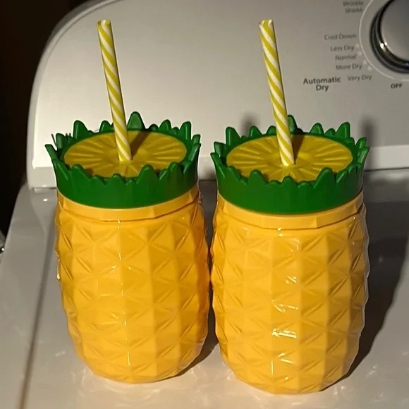 Yellow and Green Pineapple Disposable Tableware