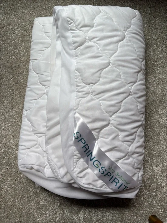 Twin Size White Quilted Mattress Protector - Soft Waterproof Cover
