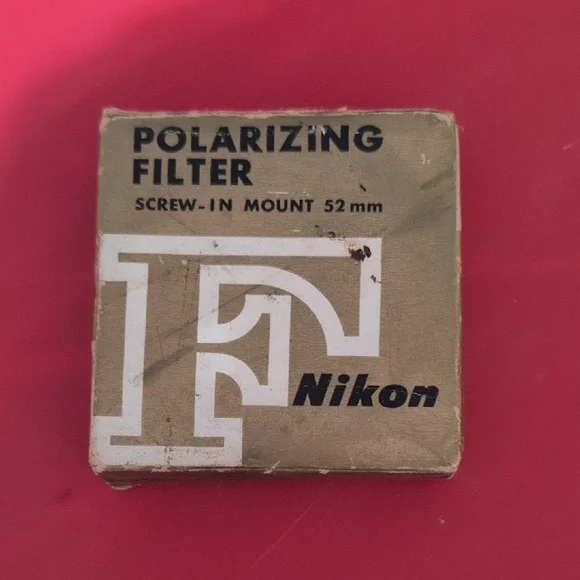 Nikon Polarizing Filter 52mm in the box