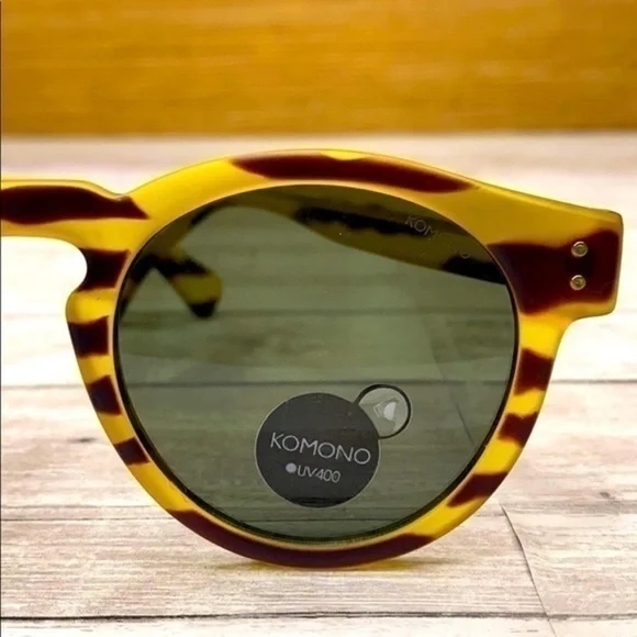 Girl's KOMONO Sunglasses NEW Yellow & Brown animal print