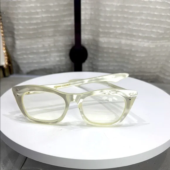 (Z6) FRAME FRANCE, vintage pearly white glasses for girls