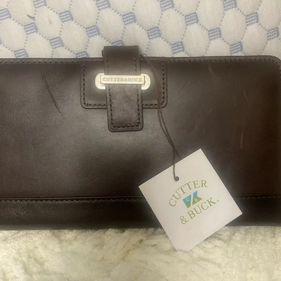 Cutter & Buck American Classic Dark Brown Leather Travel Wallet