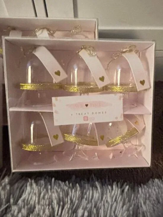 We-Pink Petite Transparent Desserts Display Trays with Domed Lids Tags NIB 24
