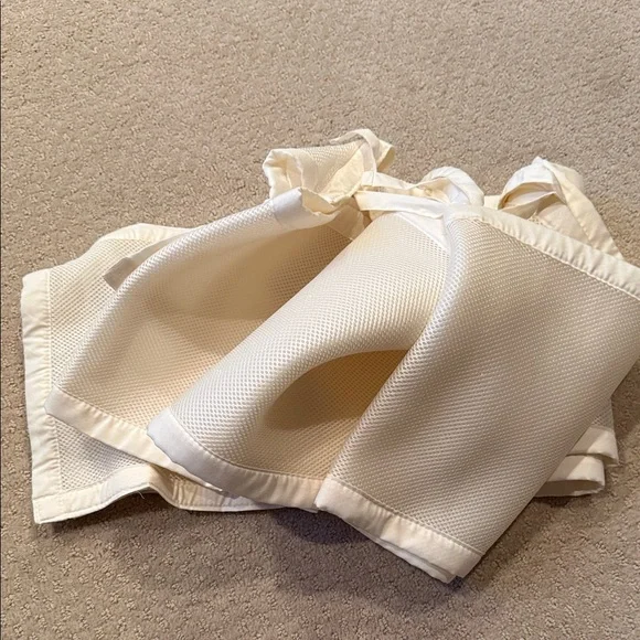 Luxurious Cream Bedding Set