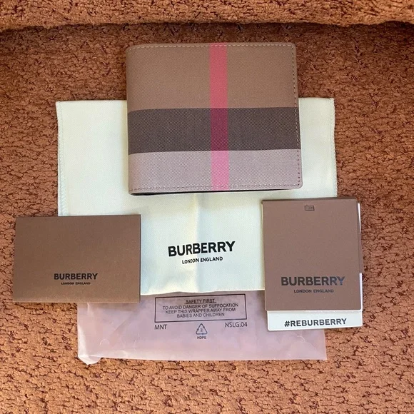 Burberry Waterproof Wallet with brown checked print New