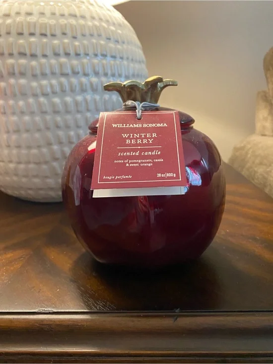 Williams Sonoma Winter Berry FiguralScented Candle - Deep Red
