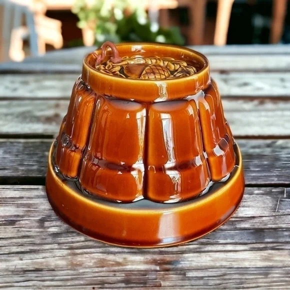 WILLIAMS Sonoma jelly mold, ceramic, Fall motif, excellent condition, no flaws