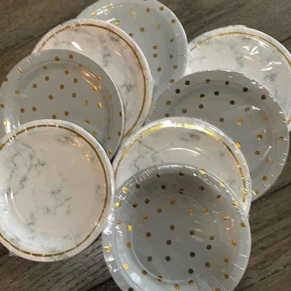 7” Diameter Paper Plates (8 Packs)