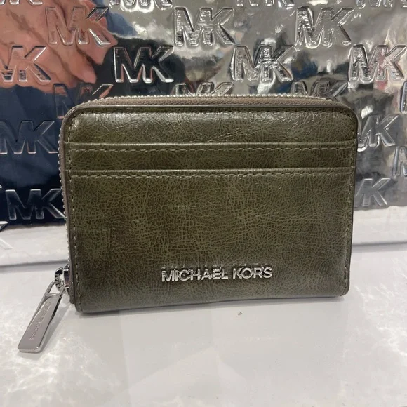 MICHAEL KORS Jet Set Medium Distressed Zip Around Card Case Olive NWT