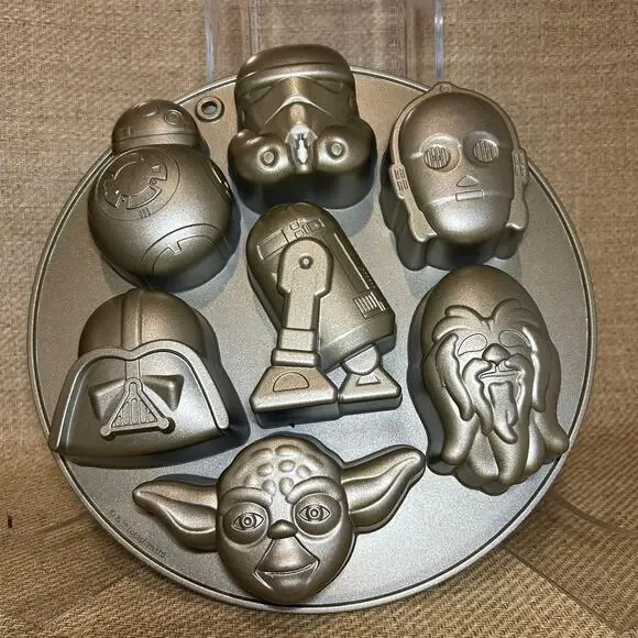 Star Wars Williams Sonoma Cakelet Pan Cast Aluminum Nonstick 7 Mini Cakes