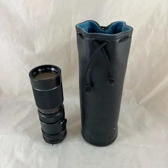 Vivitar Tele Zoom 90-230MM 1:4.5 Lens No. 100329 Screw Mount With Carry Case