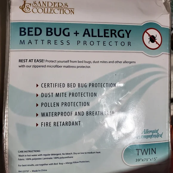 NWT JS Sanders Collection Bedbug & Allergy Mattress Protevtor - Twin
