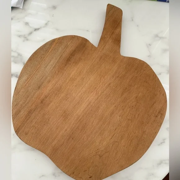 Williams Sonoma Apple Cutting Board
