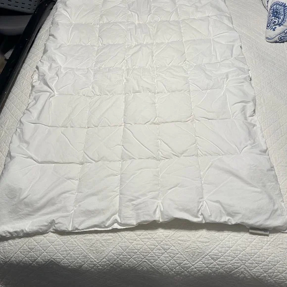 Pottery Barn Kids White Quilted Comforter 50”x36”