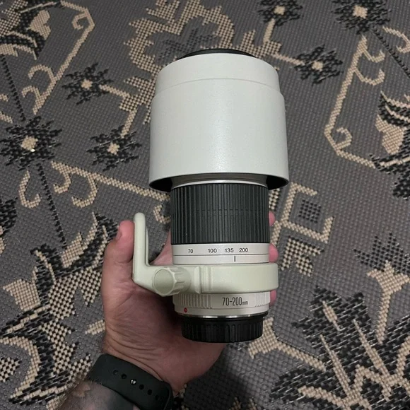 Canon 70-200 F4 L USM with lens hood and tripod mount Only Local Pickup (07055)