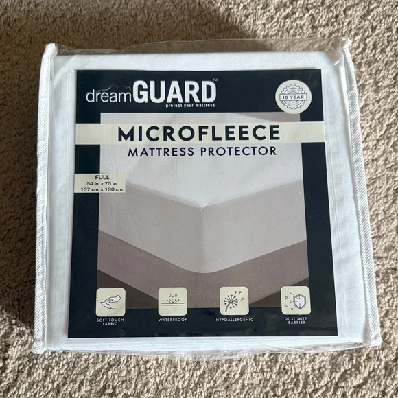 White Microfleece Mattress Protector