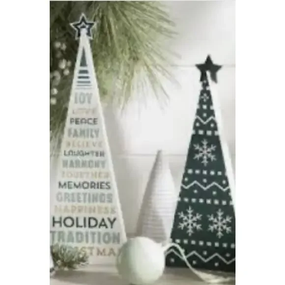 NWT Chalk Couture 2 Pack Christmas Tree‎ Wood Surface Cutouts
