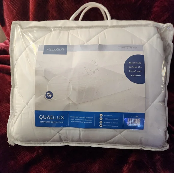 Mattress Protector King size Brand New. Waterproof
