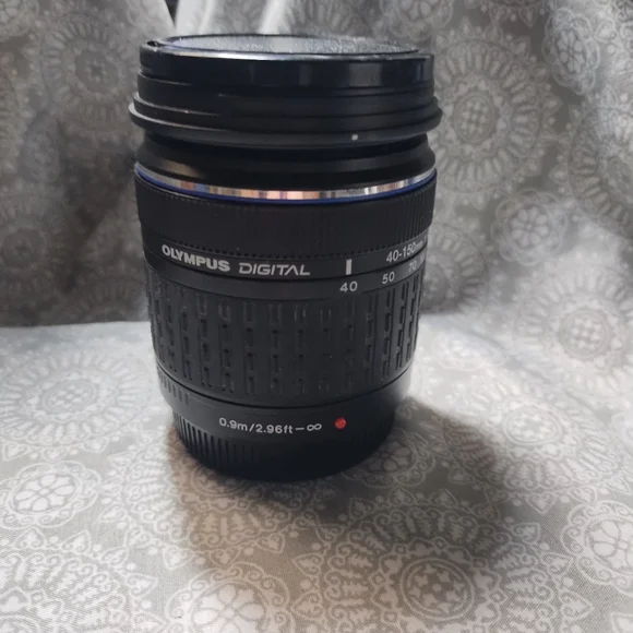 Olympus Zuiko Digital 40-150mm f/4-5.6 Zoom Lens