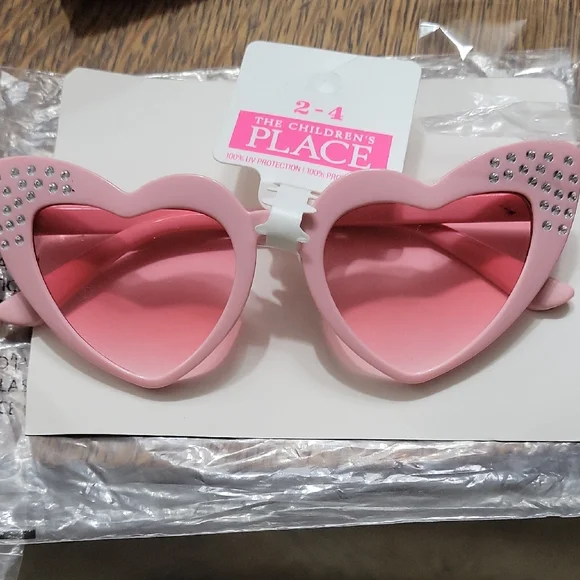 THE CHILDRENS PLACE HEART EMBELLISHED SUNNIES KIDS NWT