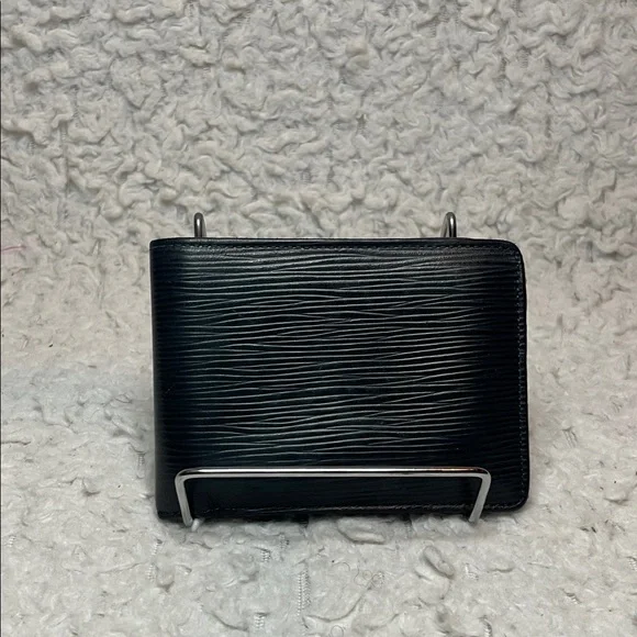 Louis Vuitton Men’s Epi Leather Bi-fold Slim Wallet in Black