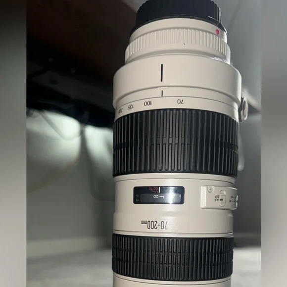 Canon EF 70-200mm f/2.8L USM lens
