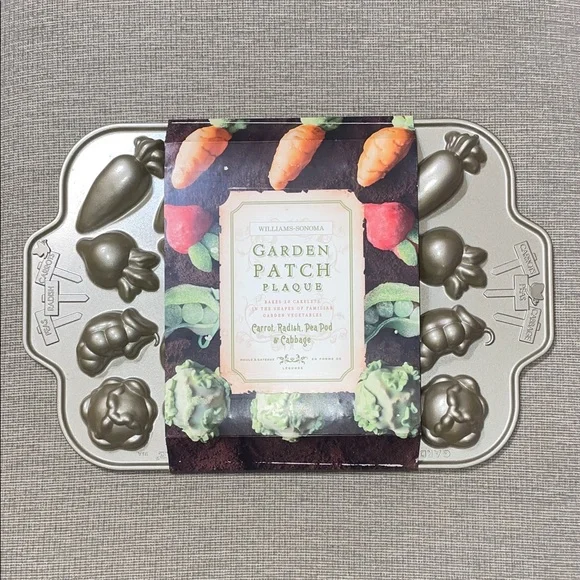 Williams Sonoma Garden Patch Cakelet Pan