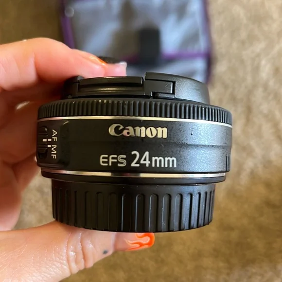 Canon EF-S 24mm F/2.8