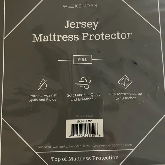 Weekender waterproof mattress pad. Full size!