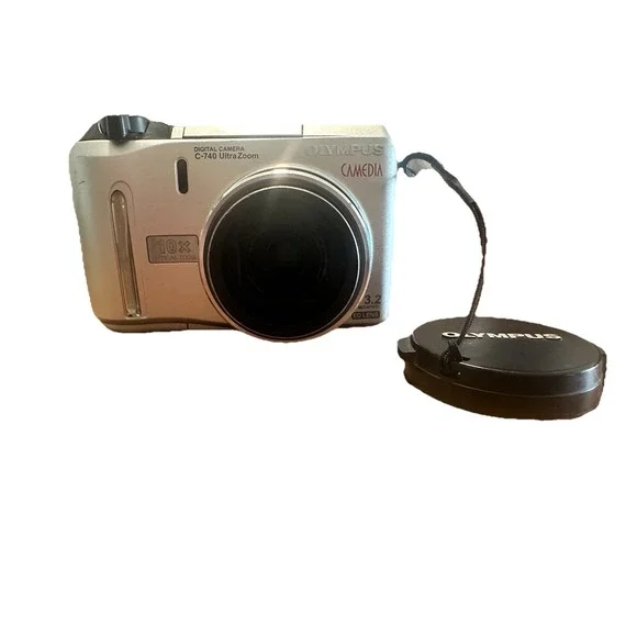 Olympus Camedia C-740 3.2MP Digital Point & Shoot Camera UNTESTED W/ Memory Card