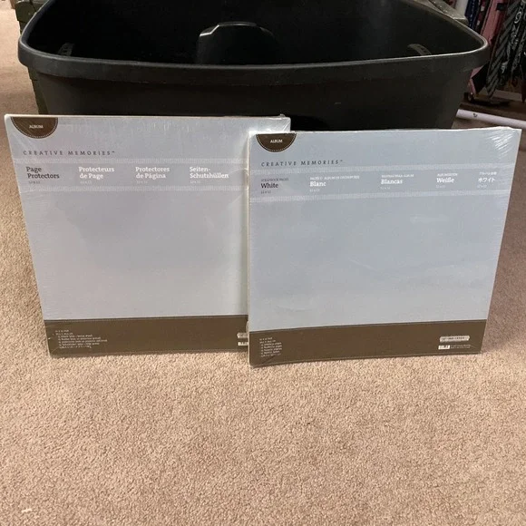 Creative Memories True New 12x12 White Scrapbook 15 Pages & 16 Protector Set