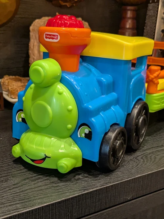 Fisher-Price Choo Choo Zoo Noise Making Train (Train Only)